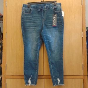 +SZ NWOT Royalty SZ 1X "Jogger" Frayed Hem Blue Jeans.
